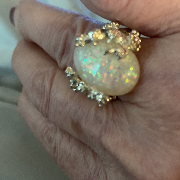 Ladies size 9 iridescent large stone ring.  $15.00 - Picture 4 of 4